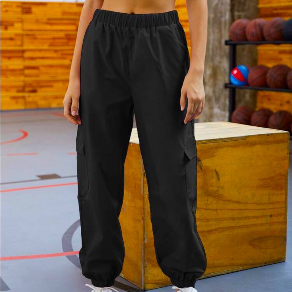 Windbreaker Cargo Joggers